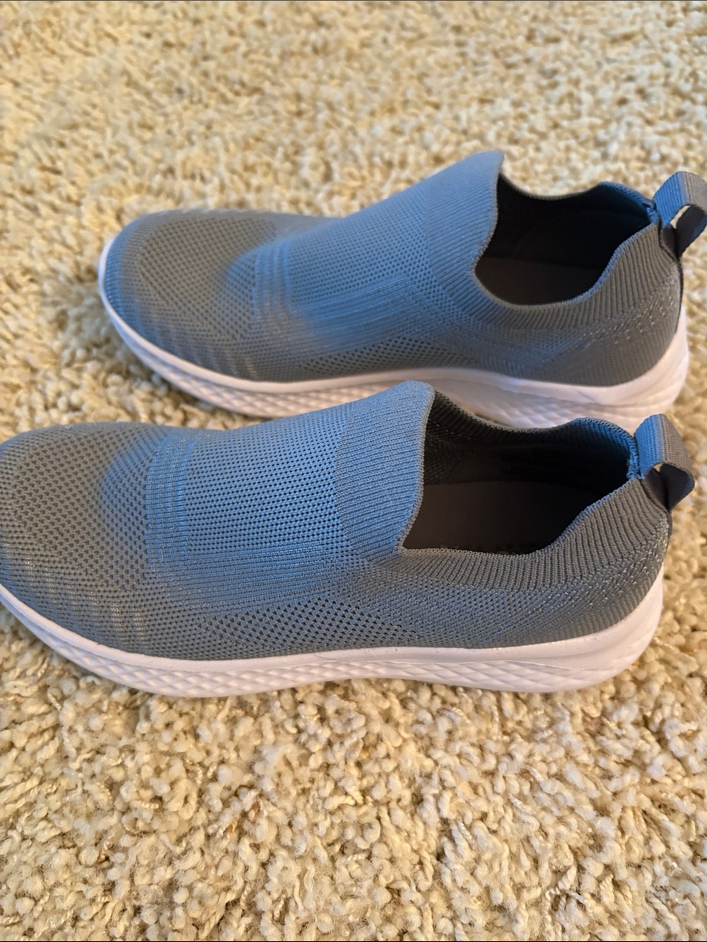 Slip-On Knit Sneakers in Light Grey with White Sole, size 6, NWOT